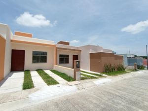 Casas en venta en Villas de San Isidro, Ver., México, 94552