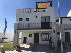 Casa en Venta en   Residencial el Refugio (Fracc.) Querétaro