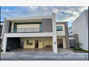 Casa en Venta en La Joya Privada Residencial Monterrey