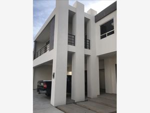 Casa en Venta en La Joya Privada Residencial Monterrey