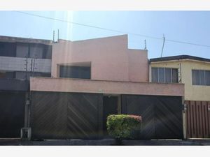 Casa en venta en Jardines de Coyoacán, Coyoacán, Ciudad de México, 04890.