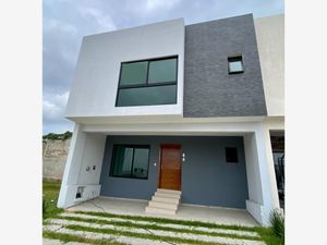 Casa en Venta en Valle Imperial Zapopan