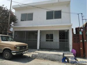Casa en venta en 2 de Mayo, Guadalupe, Nuevo León, 67180.