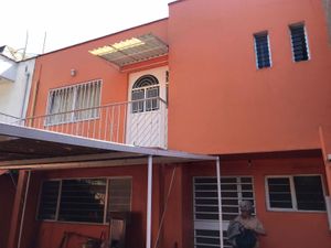 Casa en venta en Paseo de Sicilia 46, Lomas Estrella, Iztapalapa, Ciudad de  México, 04909.