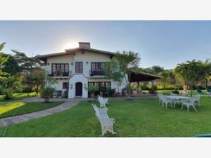 CountryHouse en Venta en Huertas del Llano Jiutepec