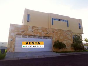 Casa en Venta en Las Lomas Residencial Alvarado