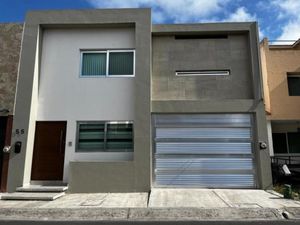 Casa en Renta en Las Lomas Residencial Alvarado