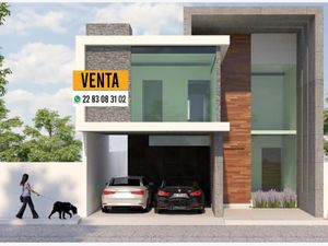 Casa en Venta en Las Lomas Residencial Alvarado