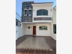 Casa en Venta en Jardines Del Valle Zapopan