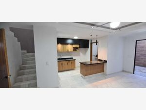 Casa en Venta en Jardines Del Valle Zapopan