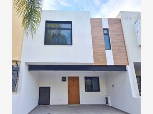 Casa en Venta en Jardines Del Valle Zapopan