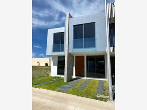 Casa en Venta en Valle Imperial Zapopan