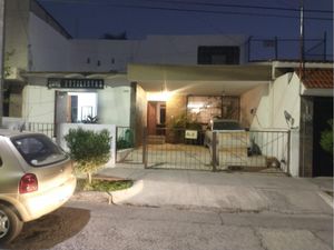 Casa en Venta en Jardines del Country Guadalajara