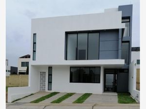 Casa en Venta en Valle Imperial Zapopan