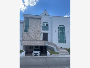 Casa en Venta en Jardín Real Zapopan