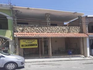 Casa en venta en Adolfo Lopez Mateos, Santa Catarina, Nuevo León.