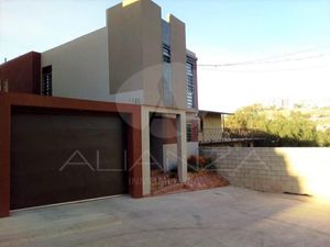 Casa en Venta en Valle del Pedregal Tijuana