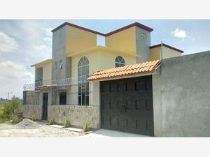 Casa en Venta en San Bartolome Tlaltelulco Metepec