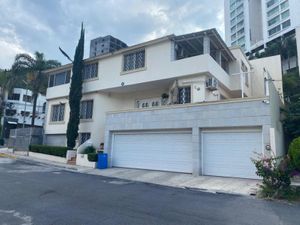 Casa en Venta en Ciudad Satelite Monterrey