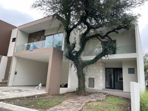 Casa en Venta en La Joya Privada Residencial Monterrey