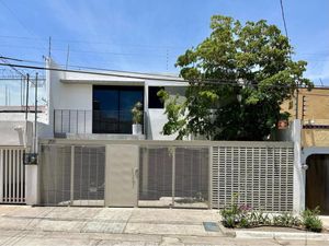 Casa en Venta en Jardines del Bosque Centro Guadalajara