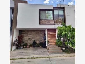 Casa en Venta en Santillana Parque Residencial Zapopan