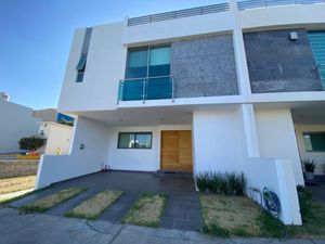 Casa en Venta en Girasoles Acueducto Zapopan