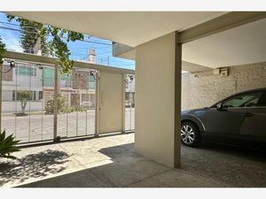 Casa en Venta en Jardines del Bosque Centro Guadalajara