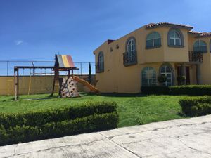 Casa en Renta en Villas Country Metepec