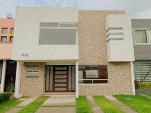 Casa en Venta en Santa Cruz Otzacatipan Toluca