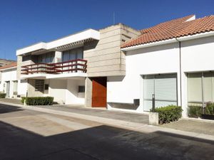 Casa en Renta en Santa Cruz Metepec