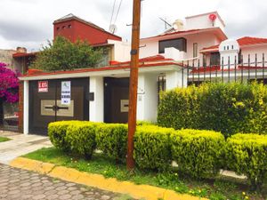 Casa en Venta en La Virgen Metepec