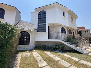 Casa en renta en Residencial Arboledas de San Javier. 3 recámaras+Estudio y  cuarto de servicio., Pachuca de Soto, Hidalgo.