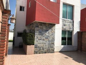 Casa en Venta en San Bartolome Tlaltelulco Metepec