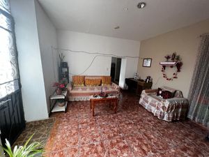 Casa en venta con locales comerciales en Uruapan Michoacan