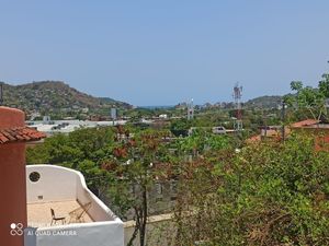 Terreno en venta en construcción el Hujual Zihuatanejo