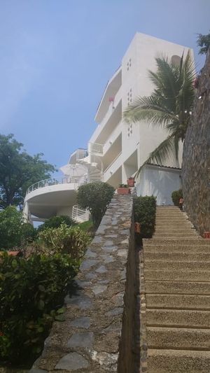Se vende casa  en  Fracc . Portofino Ixtapa   frente a la marina. Ixtapa, Zih.