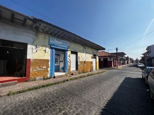 Casa en venta con locales comerciales en Uruapan Michoacan