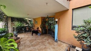 ESPECTACULAR CASA EN VENTA CON JARDÍN EN COYOACÁN