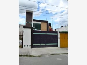 Casa en Venta en Villas del Refugio Puebla