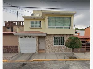 Casa en venta en  de Santa Monica, 54057 Tlalnepantla de Baz,  Méx., México. Academia Maddox, Sam's Club Satélite, Club Casablanca Santa  Mónica