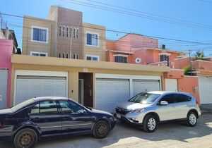 EDIFICIO EN VENTA, DE 3 DEPARTAMENTOS. CARMEN, CAMPECHE