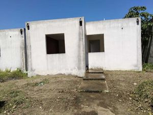 CASA EN VENTA. 2 RECAMARAS. PUERTO RICO, CARMEN, CAMPECHE.