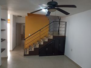 CASA EN RENTA FRACCIONAMIENTO PRIVADO. CARMEN, CAMPECHE.