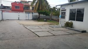 BODEGA EN VENTA, CON PATIO MANIOBRAS. 700 m2. CARMEN, CAMPECHE.