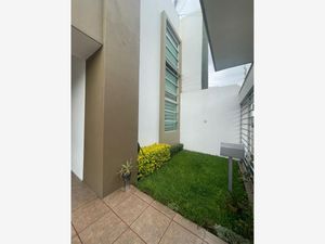 Casa en Venta en Jardines Del Sol Zapopan