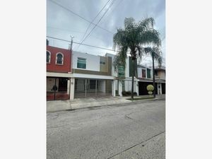 Casa en Venta en Jardines Del Sol Zapopan