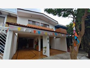 Casa en Venta en Colomos Providencia Guadalajara