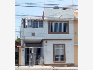Casa en Venta en Lomas de San Pedrito (Sección Portales) Querétaro