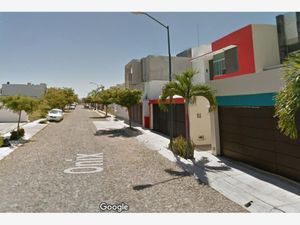 Casa en Venta en Residencial Esmeralda Colima